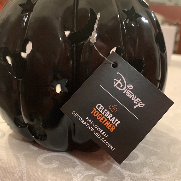 Mickey Mouse LED faux pumpkin - Picture 5 of 15